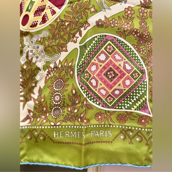 HERMÈS -  "L'Arbre de Vie" - Christine Henry, 2011 Vintage Silk Scarf RARE 90cm - Picture 4 of 13